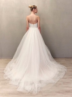 alvina-valenta-bridal-tulle-natural-waist-ball-gown-strapless-sweetheart-neckline-beaded-embroidered-lace-9604_x1[1]